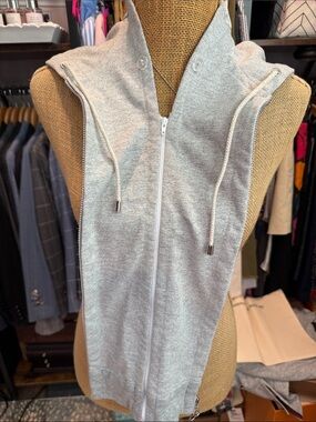 Veronica Beard Light Gray Zip-Up Hooded Dickie